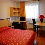 Kosy Le Champ De Mars Aparthotel Remeš