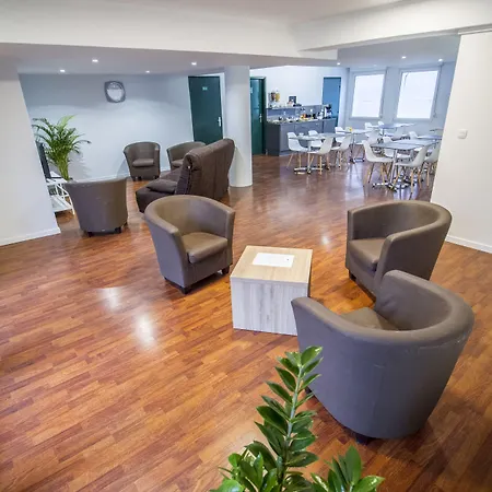 Kosy Le Champ De Mars 3* Reims