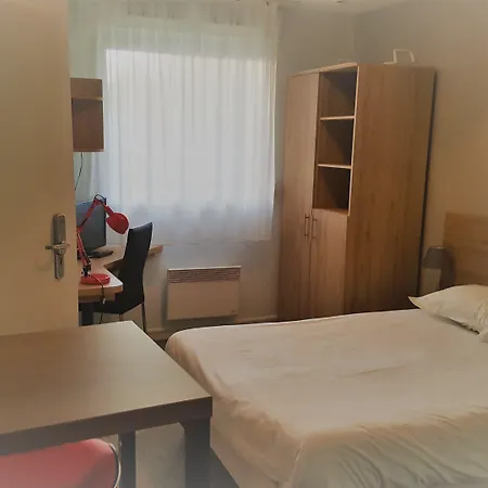 Kosy Le Champ De Mars Aparthotel 3*
