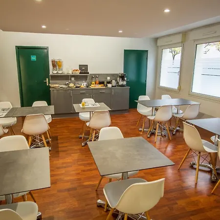 Kosy Le Champ De Mars 3* Reims