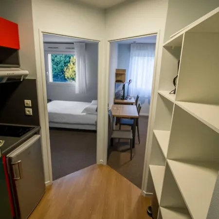Aparthotel Kosy Le Champ De Mars 3*