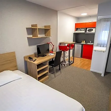 Kosy Le Champ De Mars Aparthotel 3*