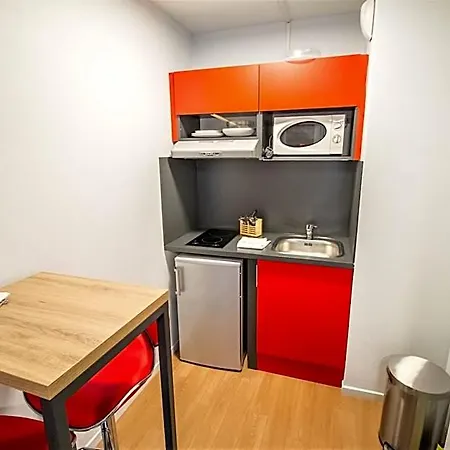 Kosy Le Champ De Mars Aparthotel Reims