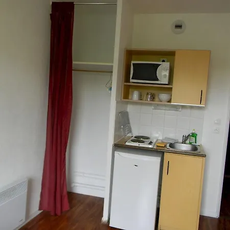 Kosy Le Champ De Mars 3* 랭스