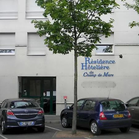 Kosy Le Champ De Mars 3* Reims