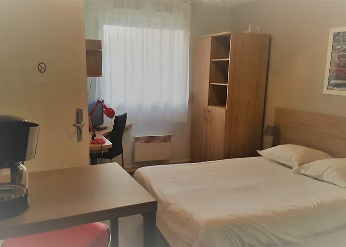 Kosy Le Champ De Mars Apartahotel 3*