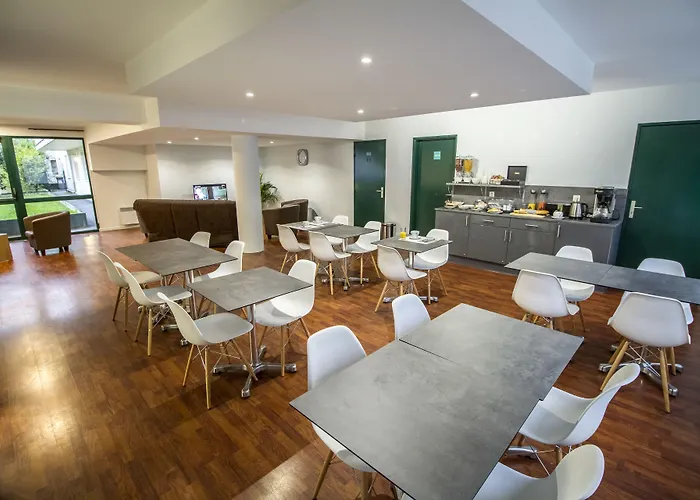 Kosy Le Champ De Mars Apartahotel Reims