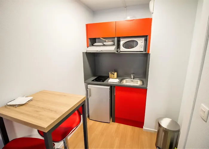 Kosy Le Champ De Mars Apartahotel